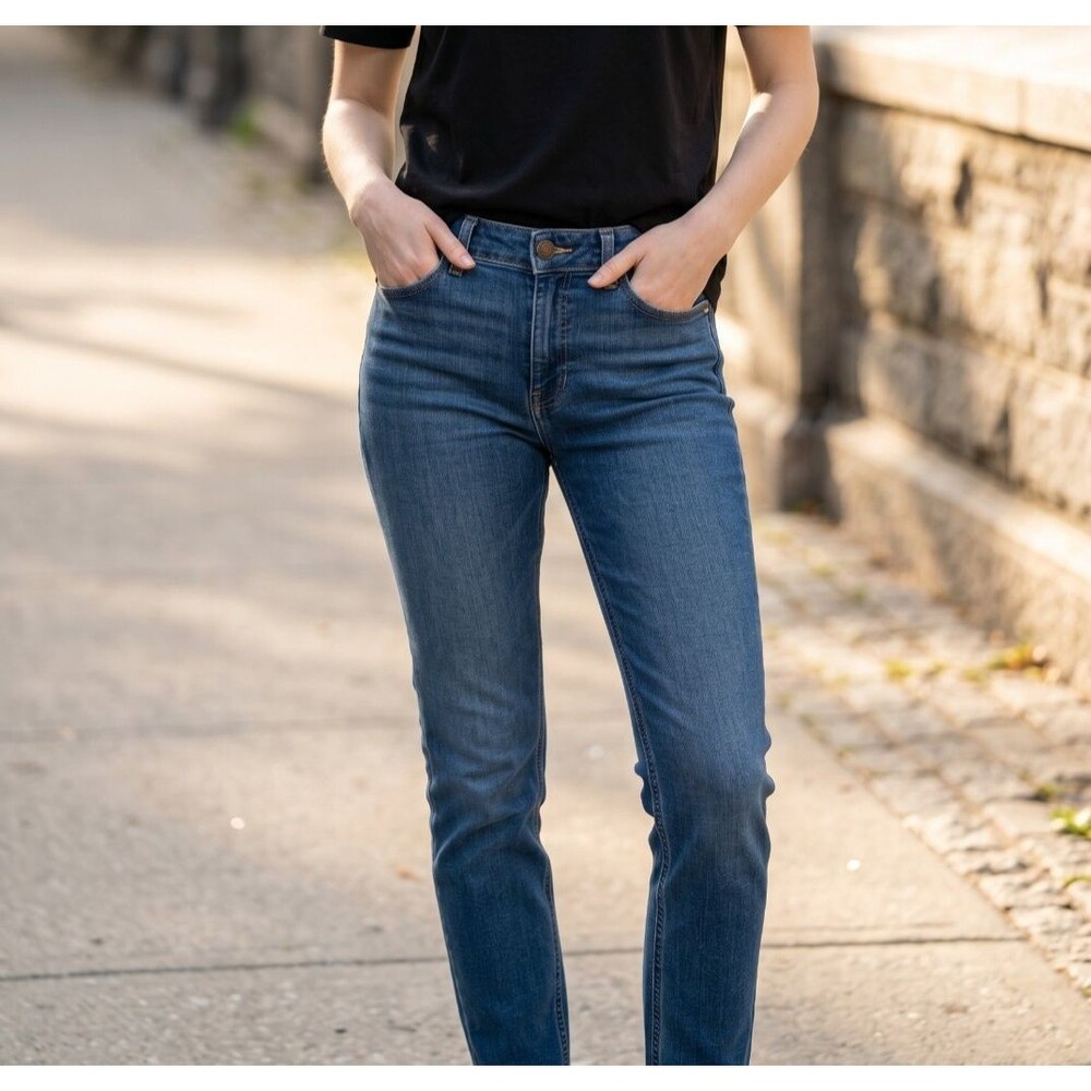 Talbots Simply Flattering 5 Pocket Jeans Medium Wash Denim Size 8P